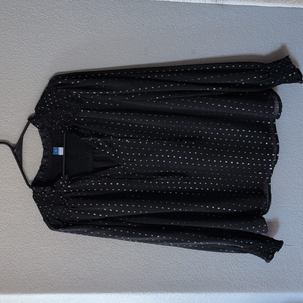 Old Navy black and silver blouse